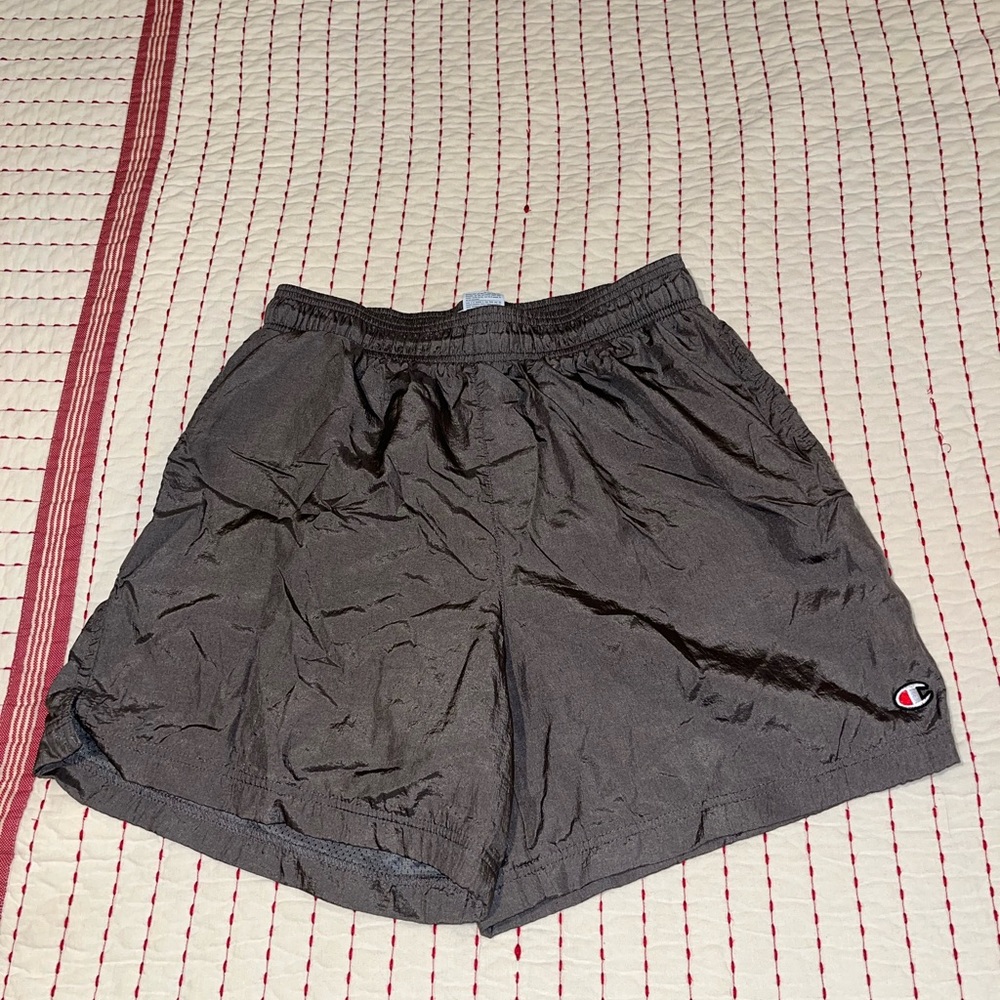 Champion UO Exclusive Crinkle Nylon Shorts 6” Men’s Medium Gray